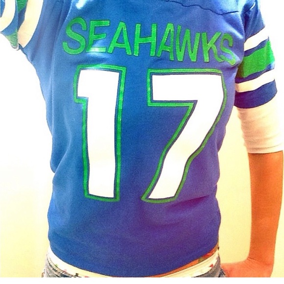 Retro Distressed Seattle Seahawks Football Jersey Tshirt Boys Large Womens XS - Picture 4 of 5